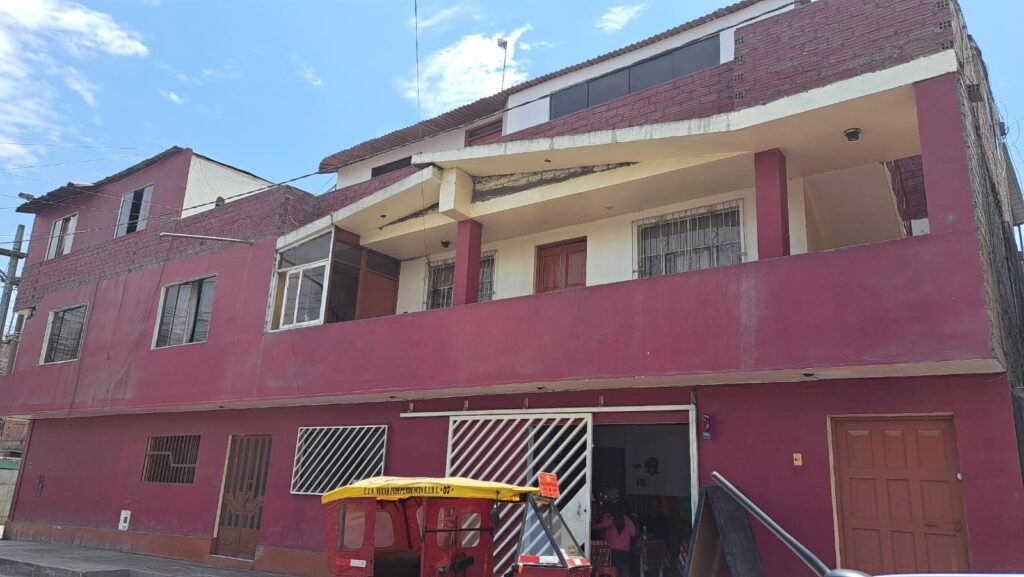 CASA EN VENTA SANTA CLARA ATE SE VENDE